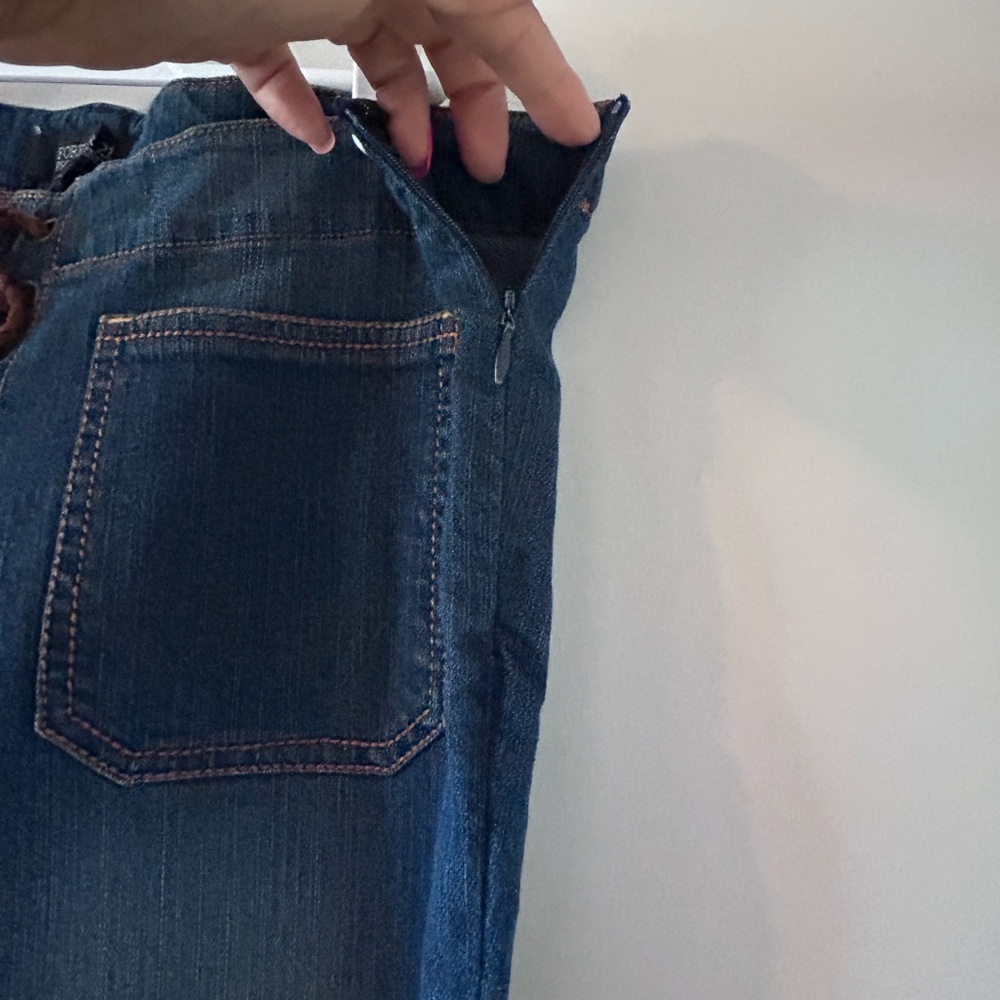 FOREVER 21 • Retro 70’s Bell Bottom Jean • 28 - Picture 5 of 7